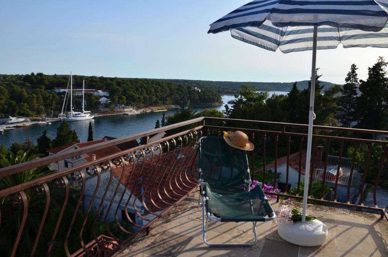 Luana Apartment Milna  Eksteriør bilde