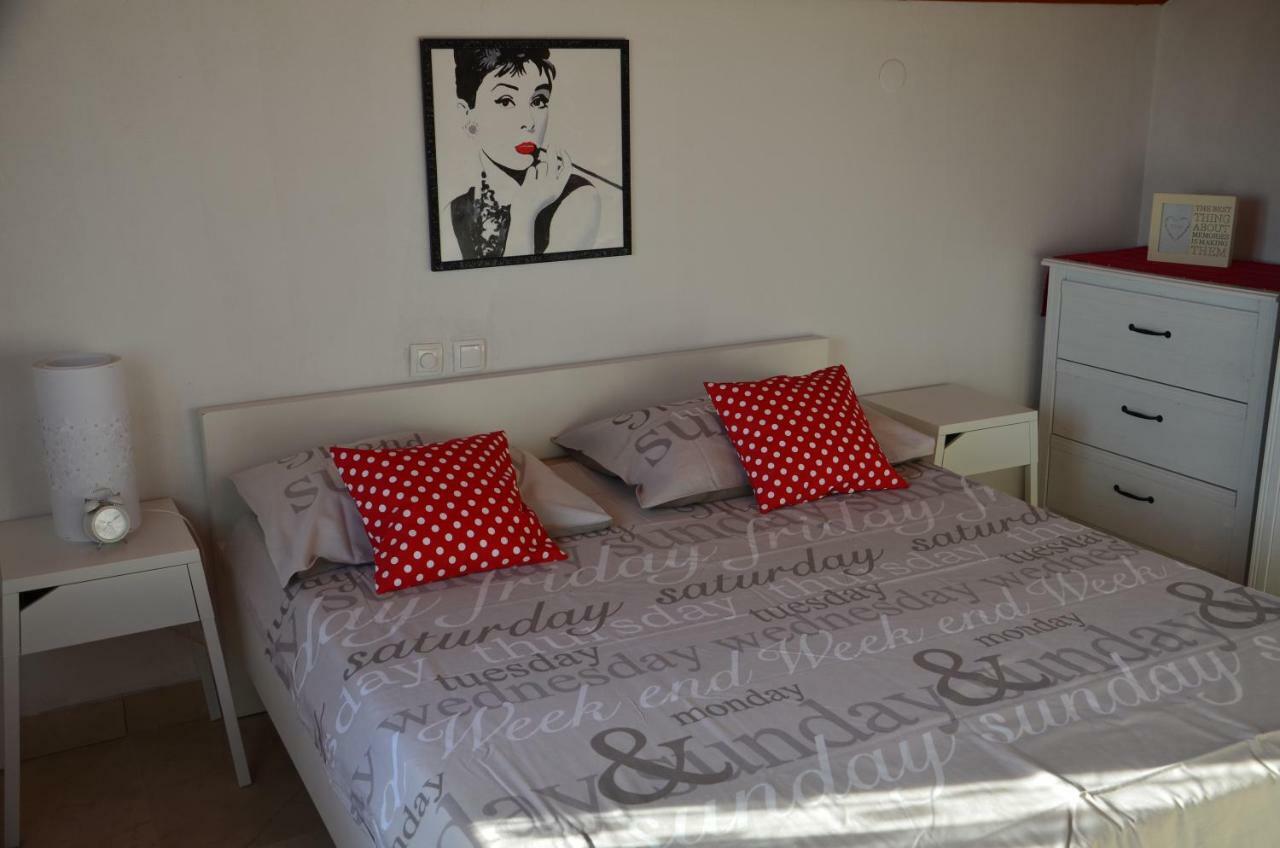 Luana Apartment Milna  Eksteriør bilde