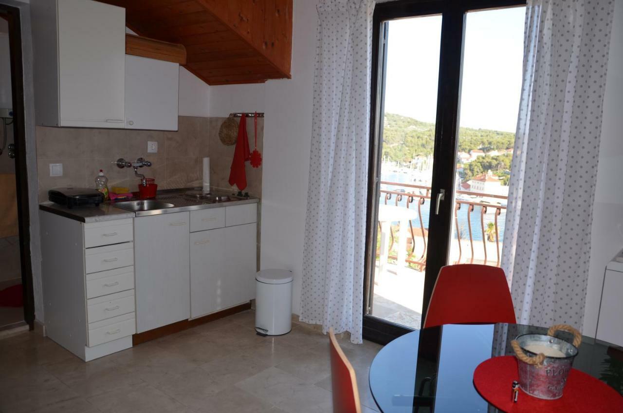 Luana Apartment Milna  Eksteriør bilde