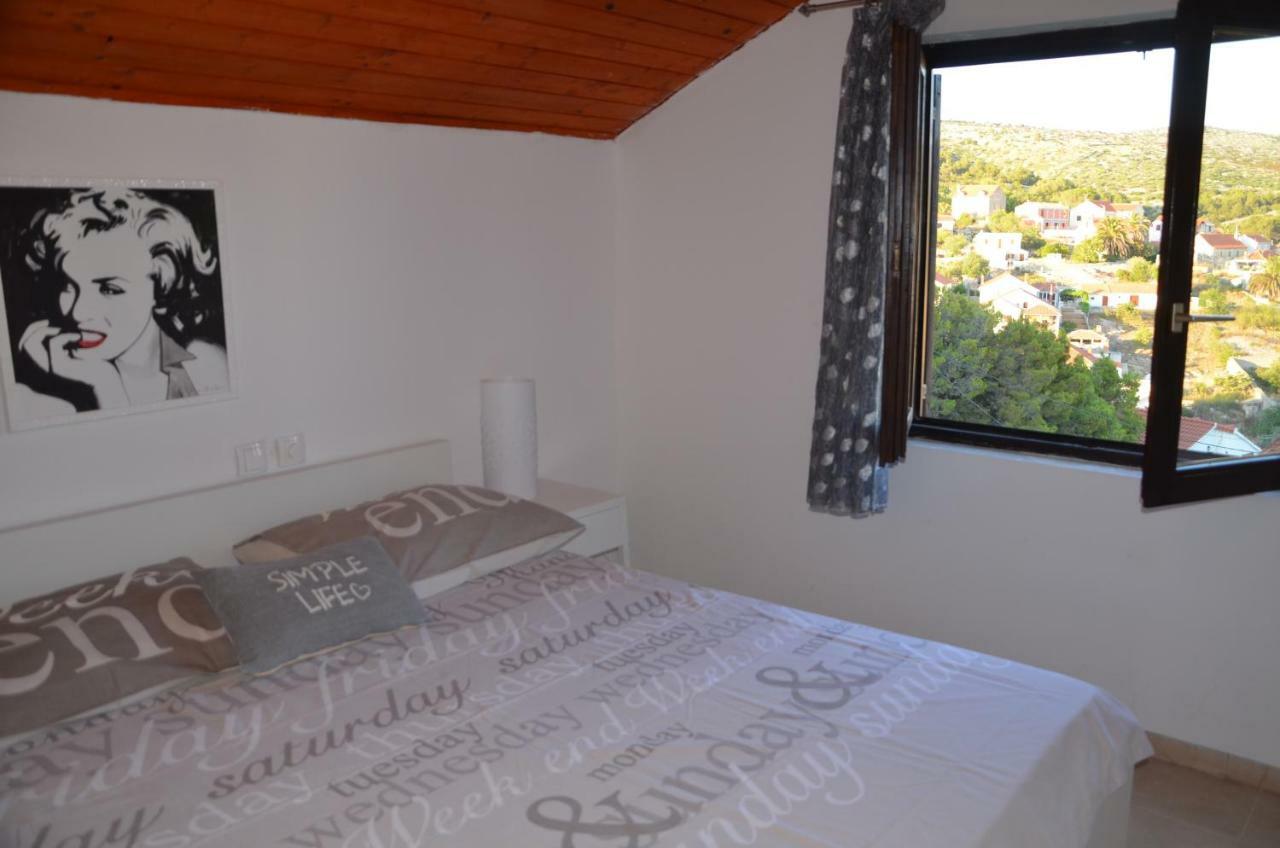 Luana Apartment Milna  Eksteriør bilde